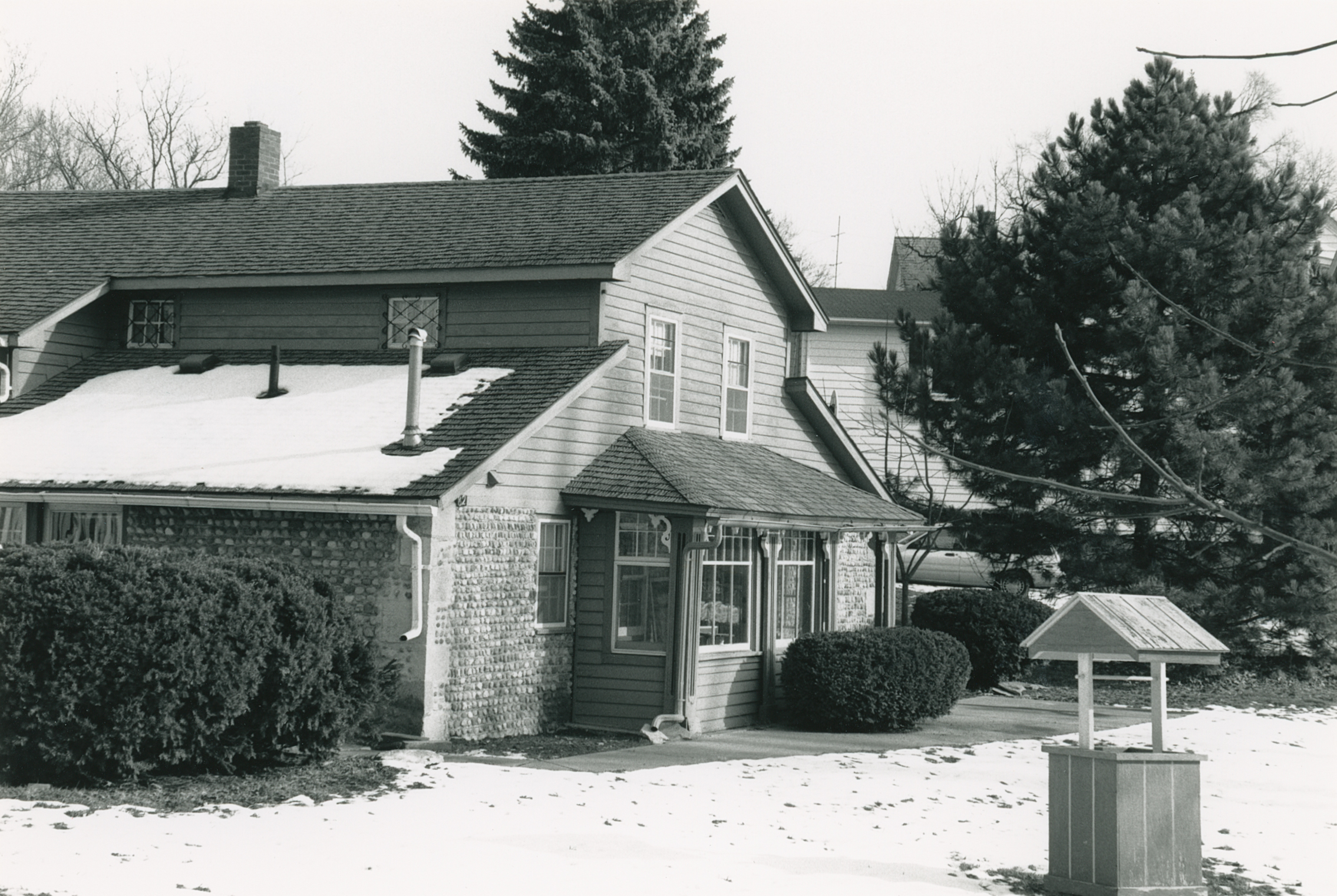 Man-5 82 W Main, Shortsville 2